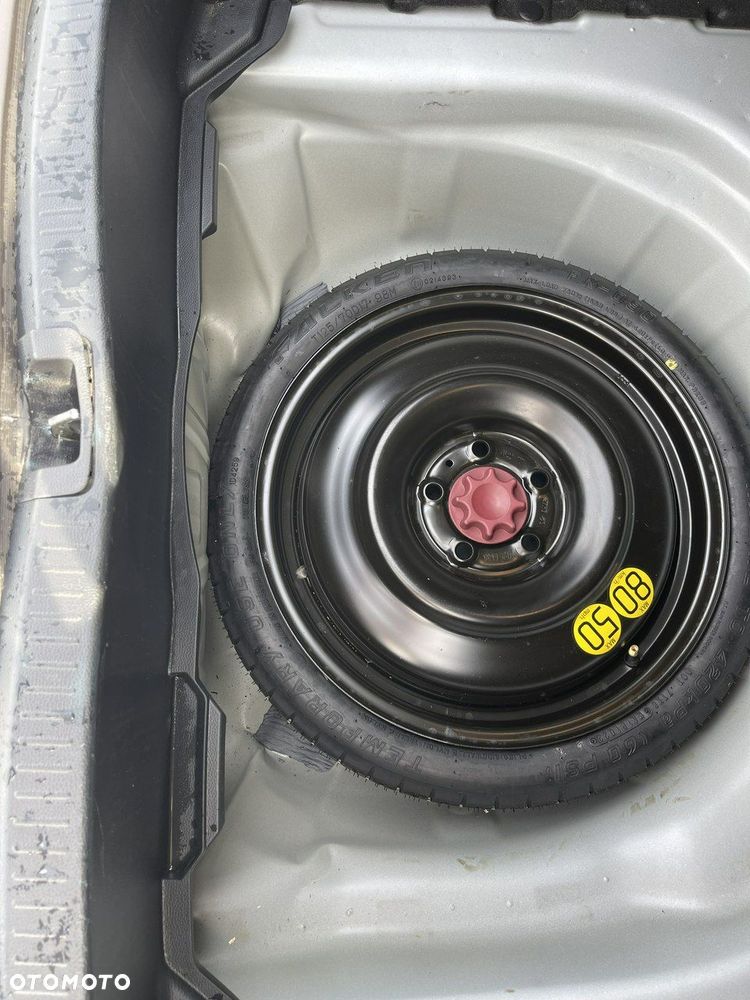 Toyota Corolla 1.8 Hybrid Comfort - 4