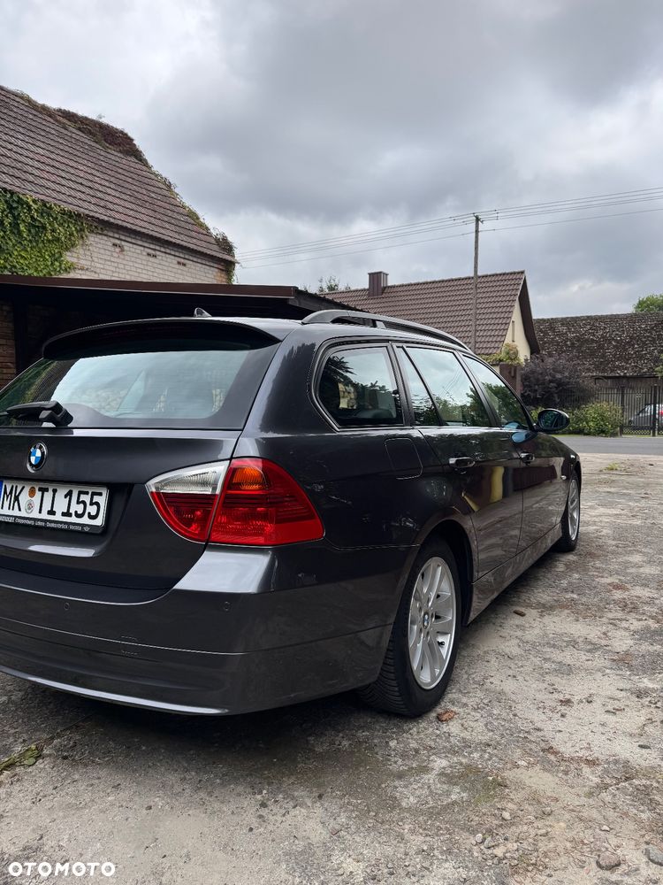 BMW Seria 3 318i Touring - 7
