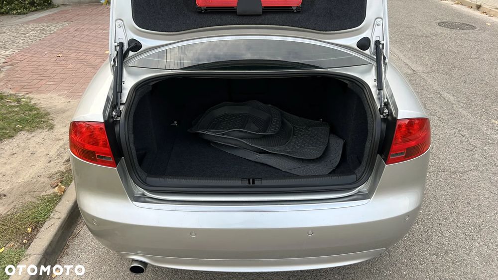 Audi A4 Limousine - 31