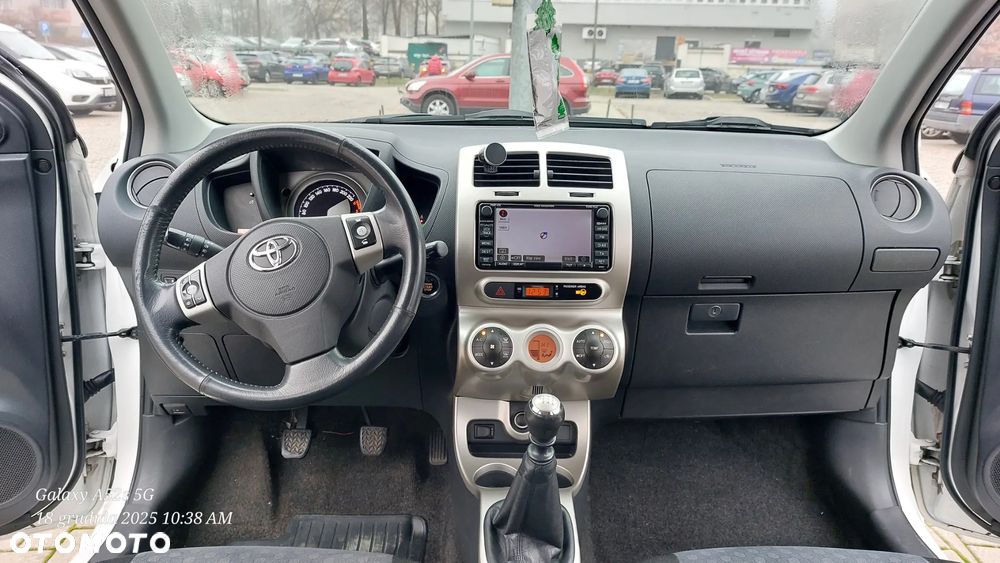 Toyota Urban Cruiser 1.4 D-4D 4x4 Life - 10