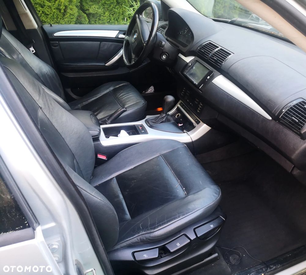 BMW X5 3.0 i - 8