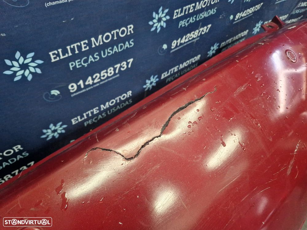 Parachoques traseiro usado LEXUS IS220D - 8