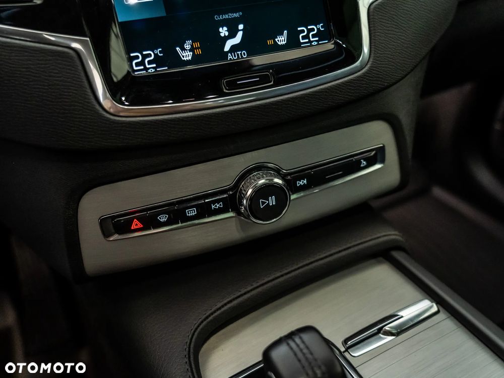 Volvo XC 90 T8 AWD Twin Engine Geartronic RDesign - 24