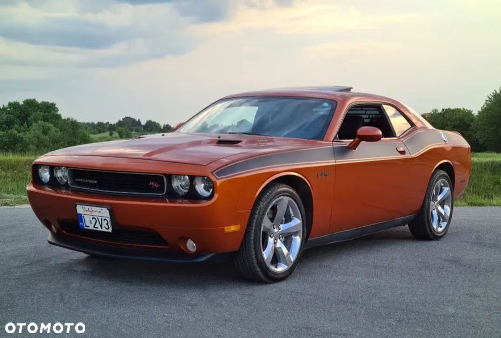 Dodge Challenger - 8