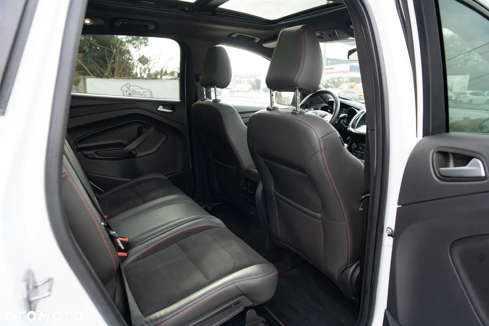 Ford Kuga 1.5 EcoBoost 2x4 ST-Line - 22