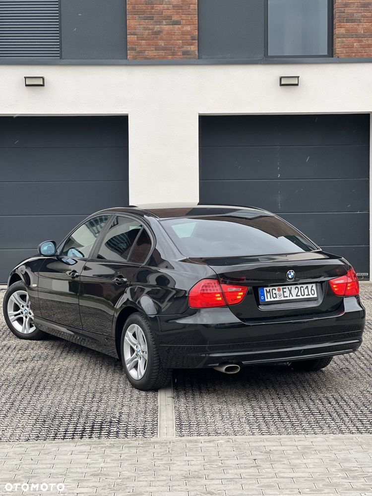 BMW Seria 3 318d DPF Edition Exclusive - 8