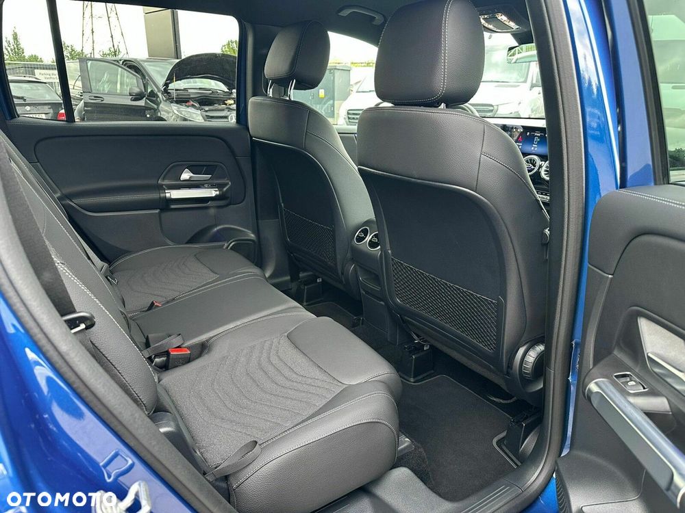 Mercedes-Benz GLB - 10