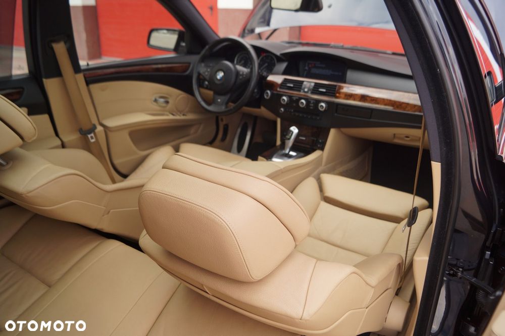 BMW Seria 5 525d Edition Sport - 36