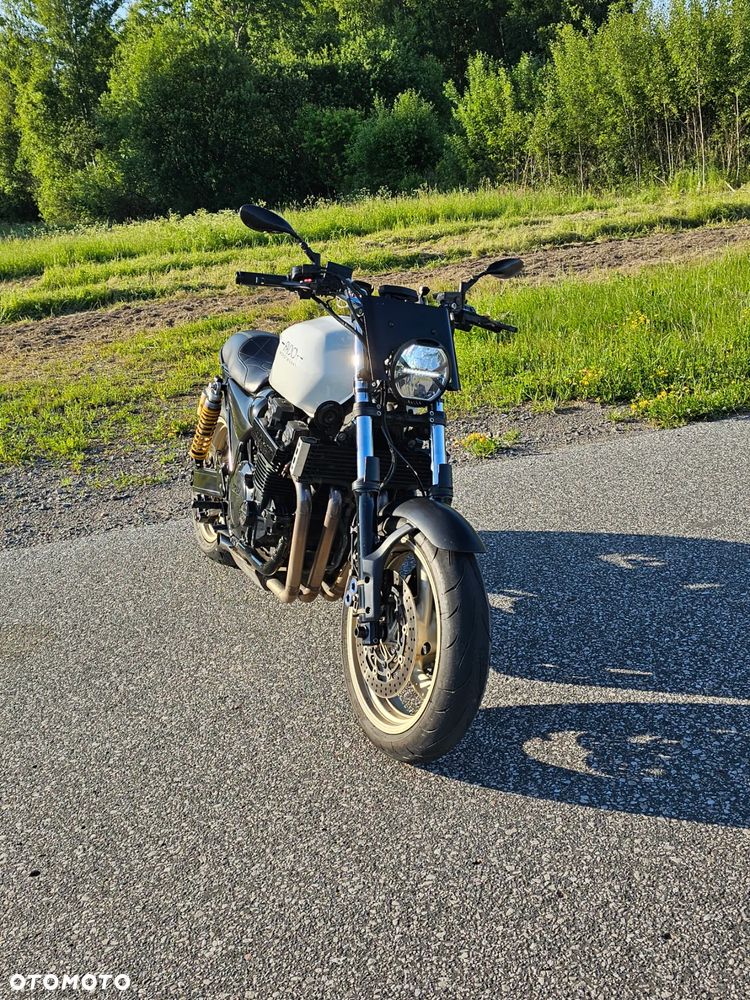 Yamaha XJR - 1