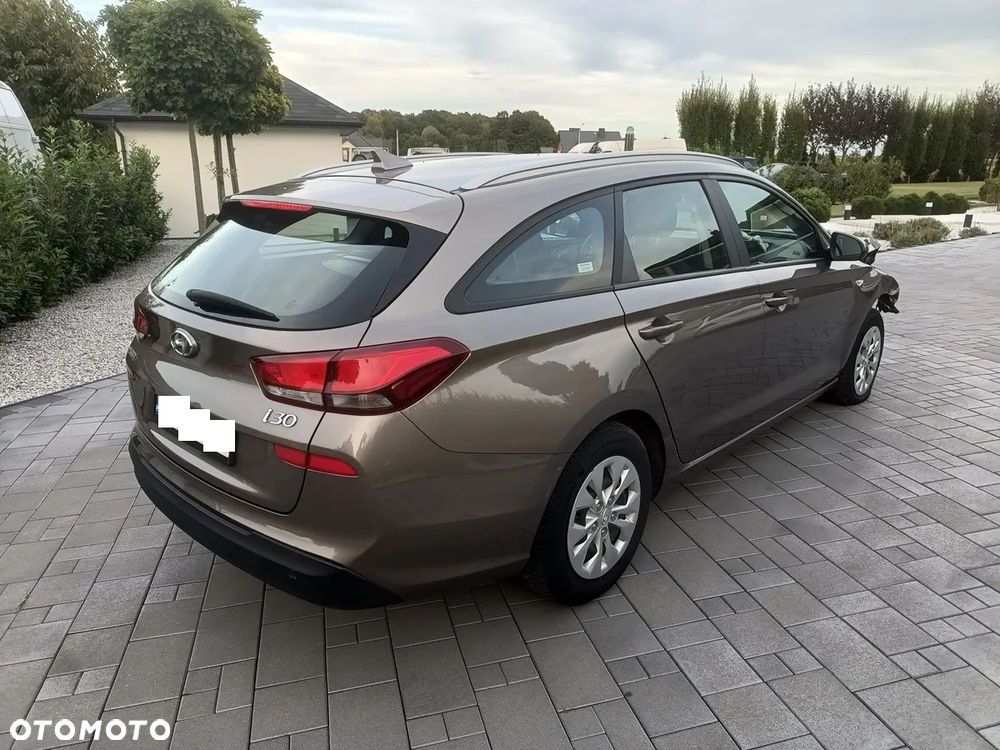 Hyundai i30 1.5 DPI Classic + - 4