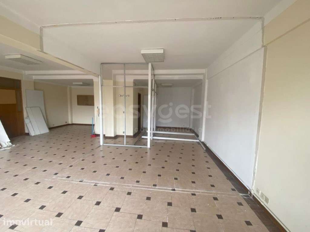 Uma oportunidade única no coração de Coimbra imóvel com possibilida... - Grande imagem: 2/12