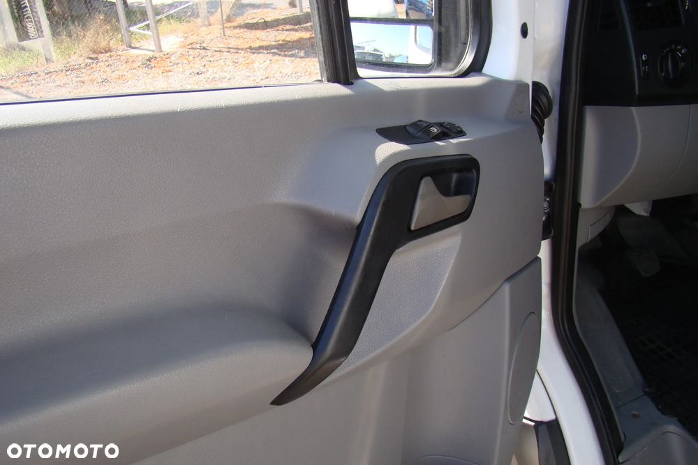 Mercedes-Benz Sprinter - 8