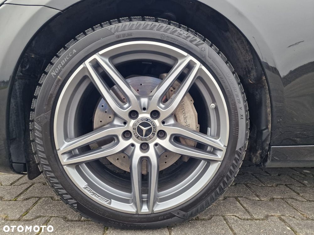 Mercedes-Benz Klasa E 220 d 4-Matic 9G-TRONIC - 11