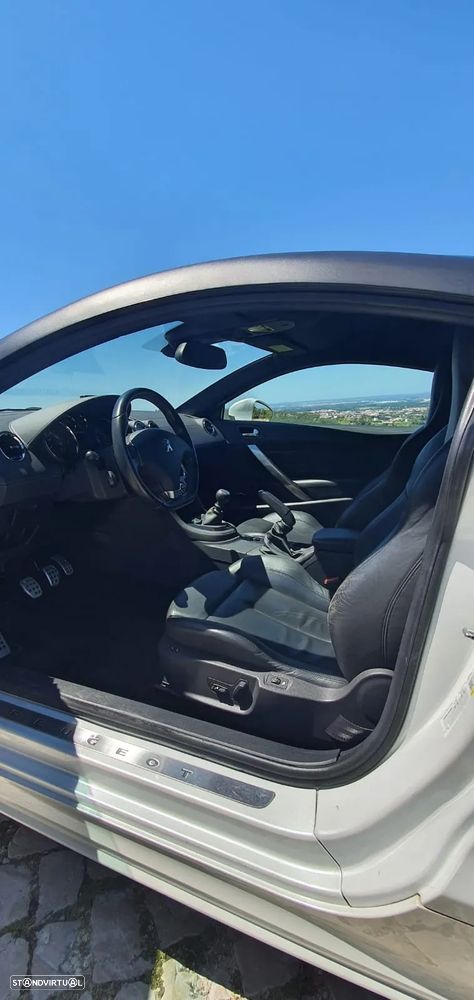 Peugeot RCZ 1.6 200 THP - 23