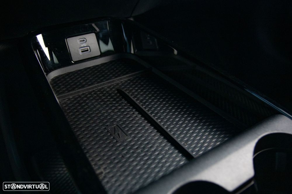 Ford Mustang Mach-E 75.7 kWh Premium AWD - 33