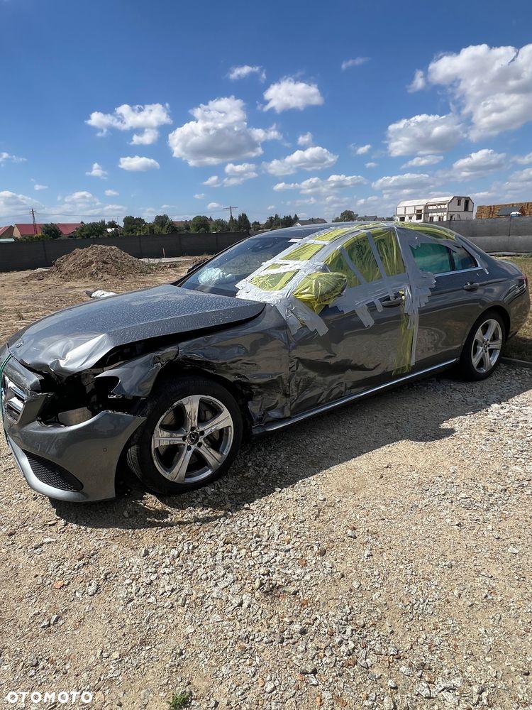 Mercedes-Benz Klasa E 400 4-Matic 9G-TRONIC - 4