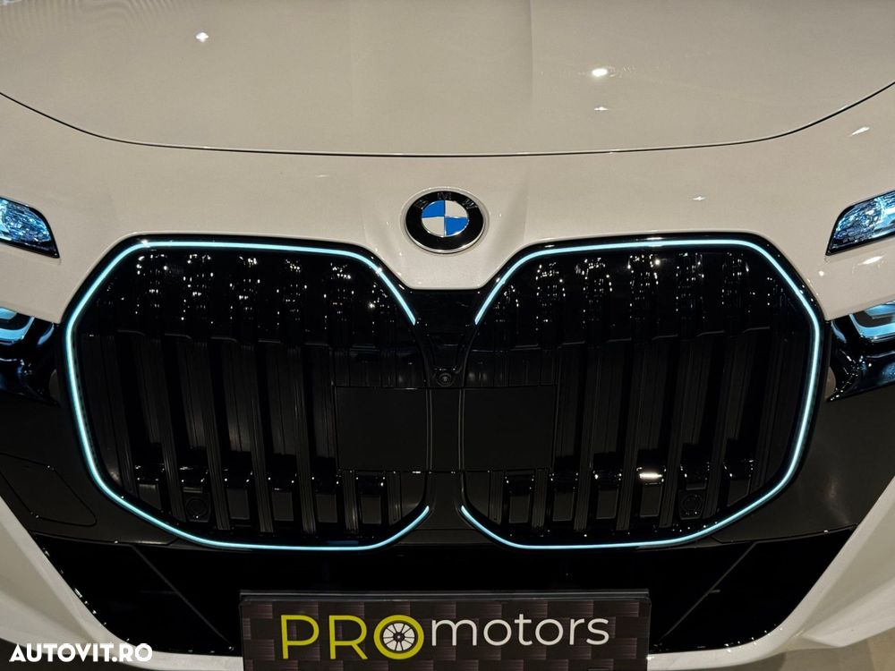 BMW Seria 7 740d xDrive MHEV - 12