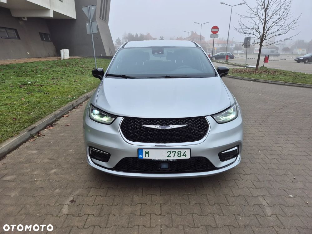 Chrysler Pacifica - 3