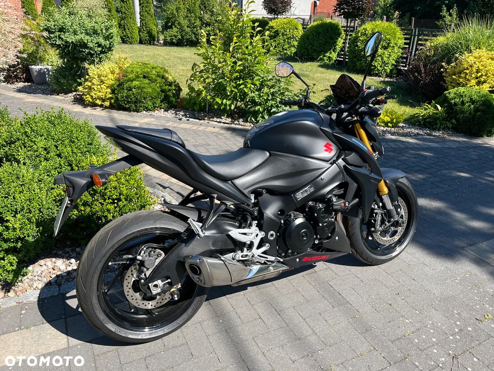 Suzuki GSX 1000 - 4