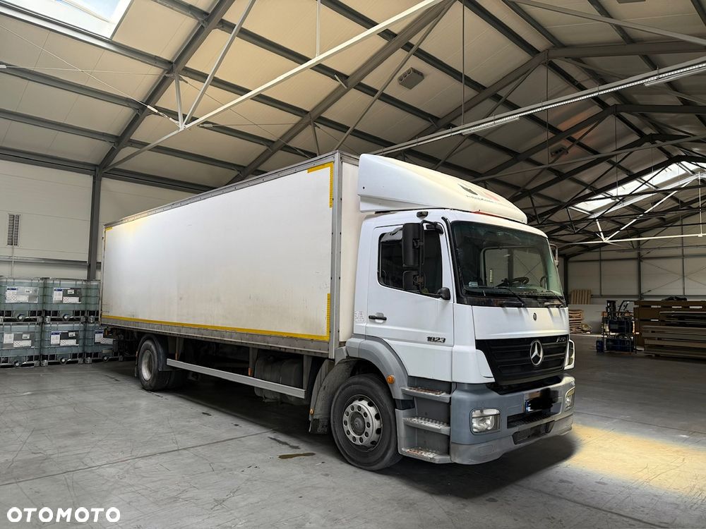 Mercedes-Benz AXOR - 1