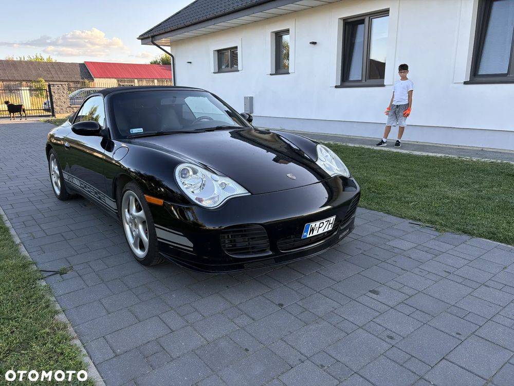 Porsche 911 Carrera 4 - 1