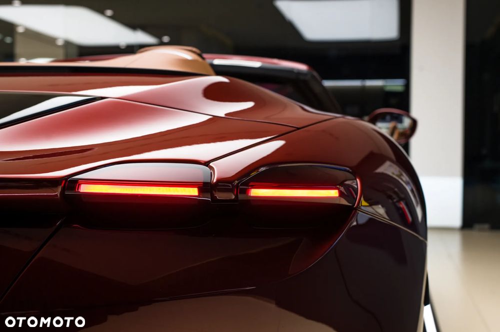Ferrari Roma Spider - 19