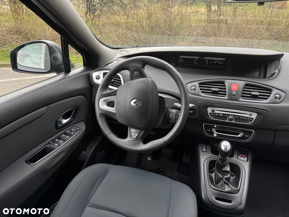 Renault Scenic 1.5 dCi Authentique - 9