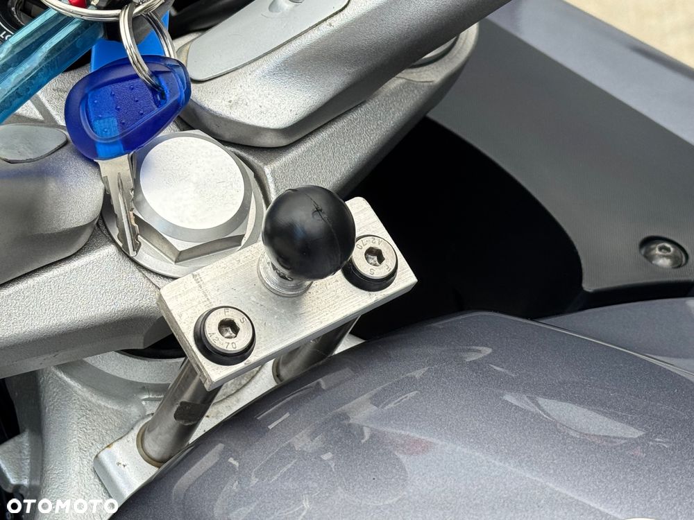 Yamaha FJR - 31