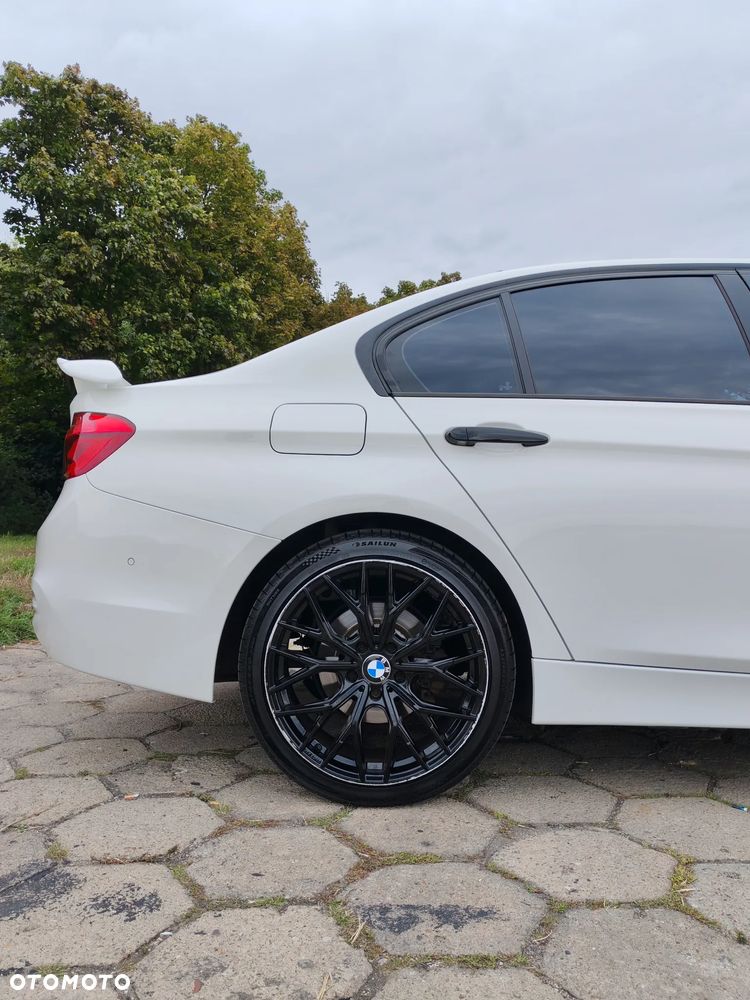 BMW Seria 3 318i - 7