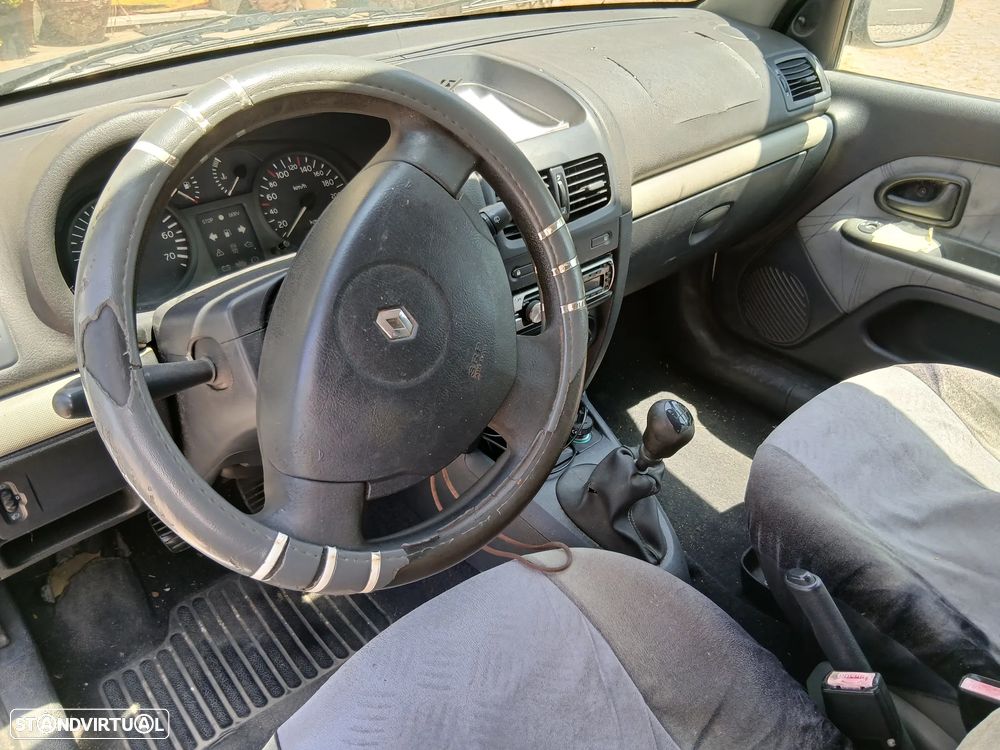 Renault Clio - 6