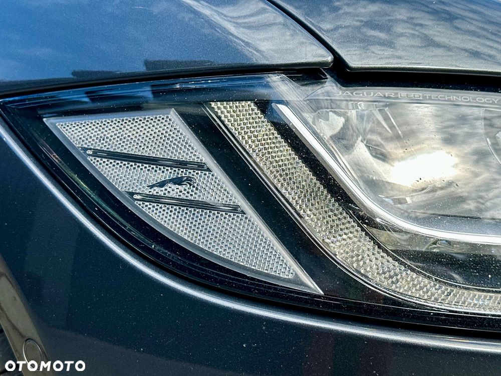 Jaguar XF S AWD - 15