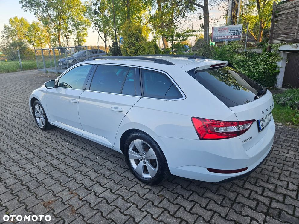 Skoda Superb 2.0 TDI DSG Ambition - 9