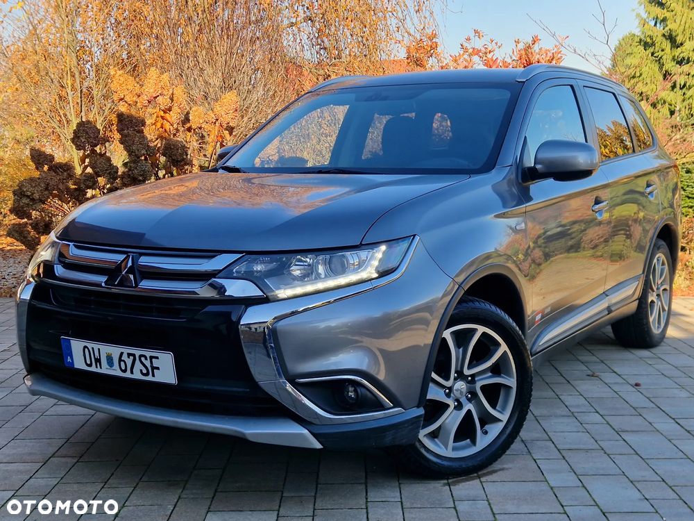 Mitsubishi Outlander - 2