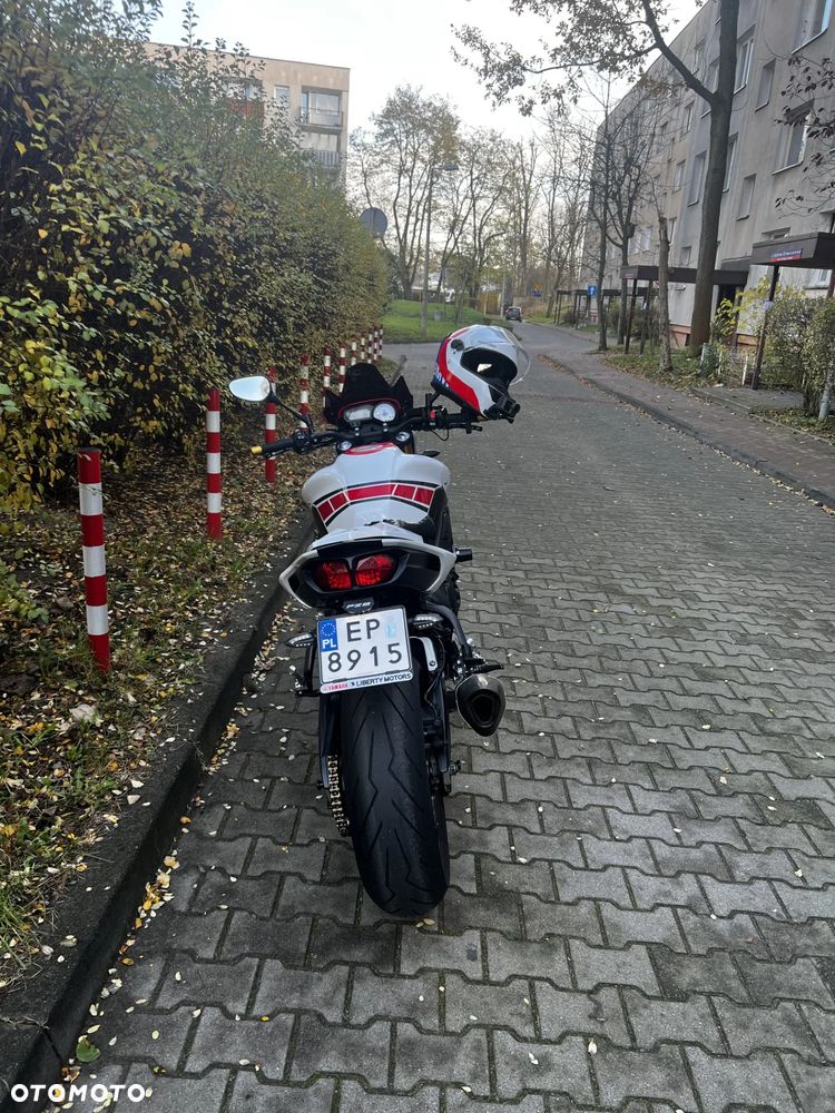 Yamaha FZ8 - 9