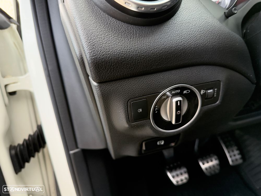 Mercedes-Benz GLA 200 CDI Urban - 34