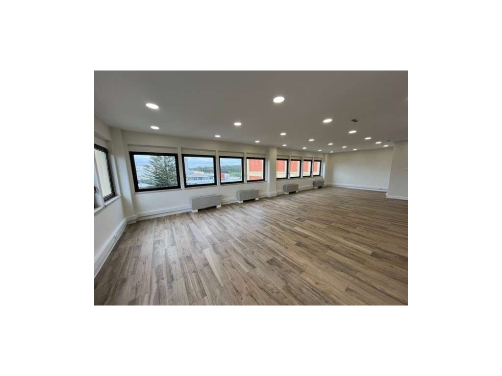 Escritório para arrendamento - Oeiras / Queluz de Baixo - 200 m2 - Grande imagem: 3/23
