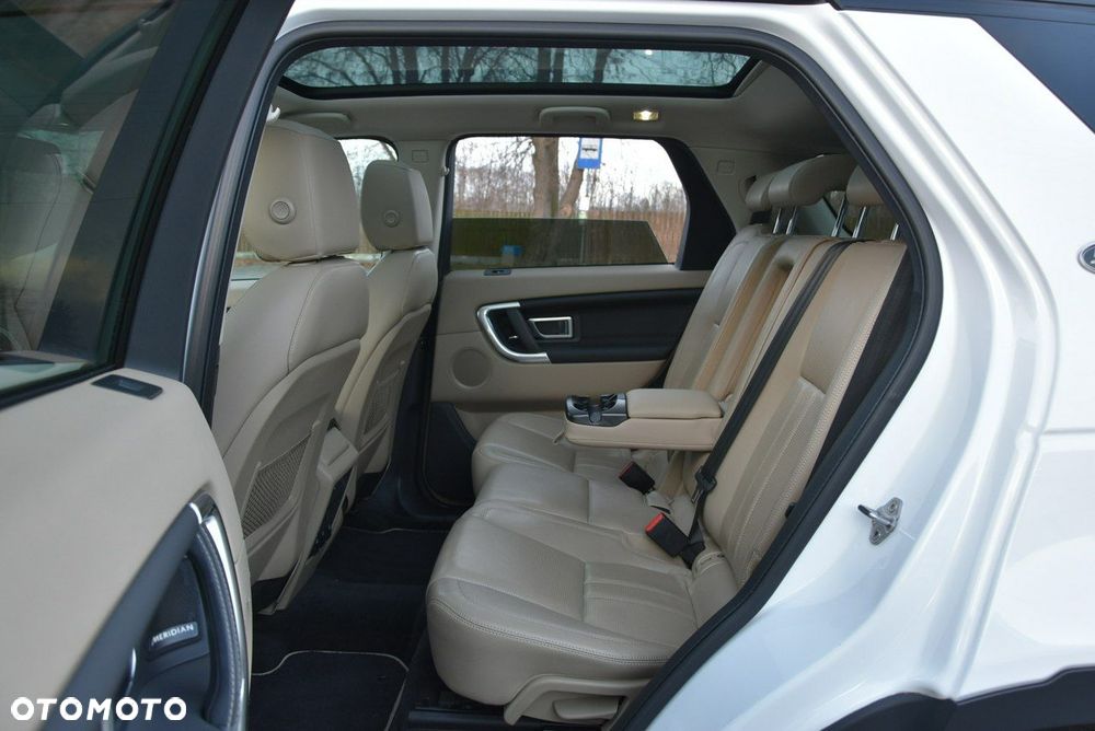 Land Rover Discovery Sport - 16