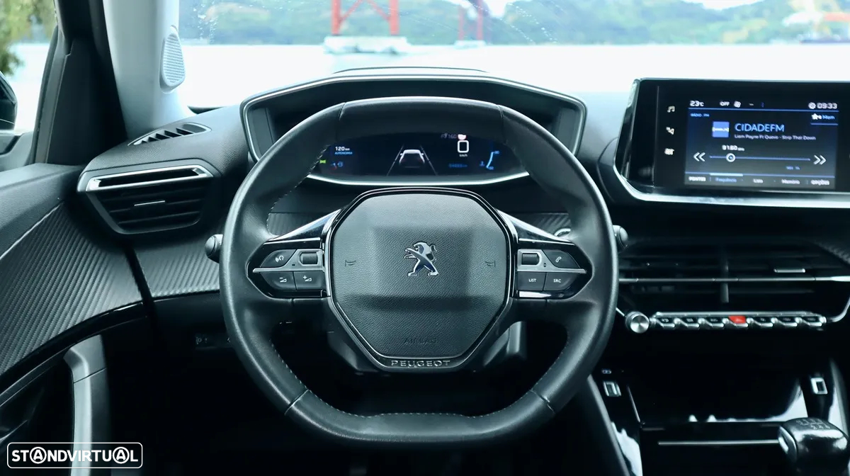 Peugeot 2008 1.2 PureTech Allure Pack - 19