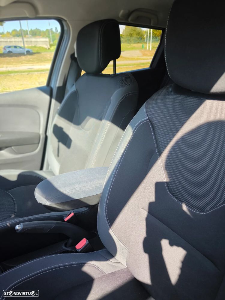 Renault Clio Sport Tourer - 25