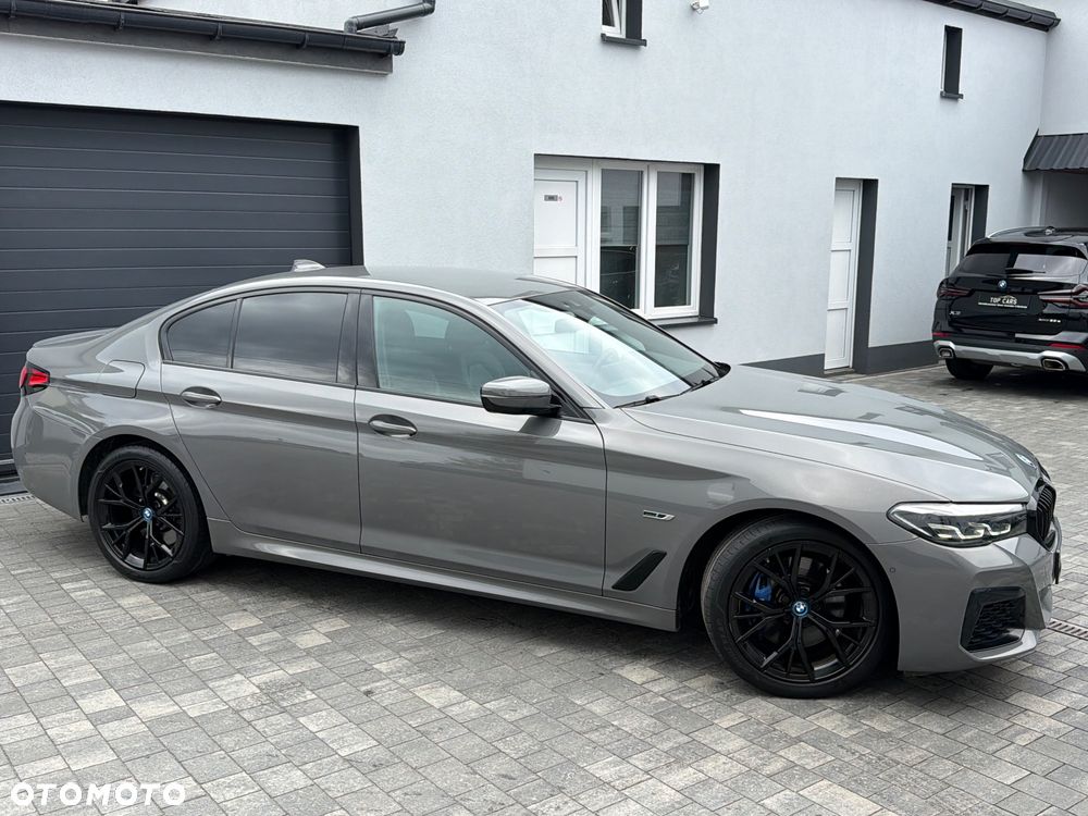 BMW Seria 5 530e xDrive sport - 22