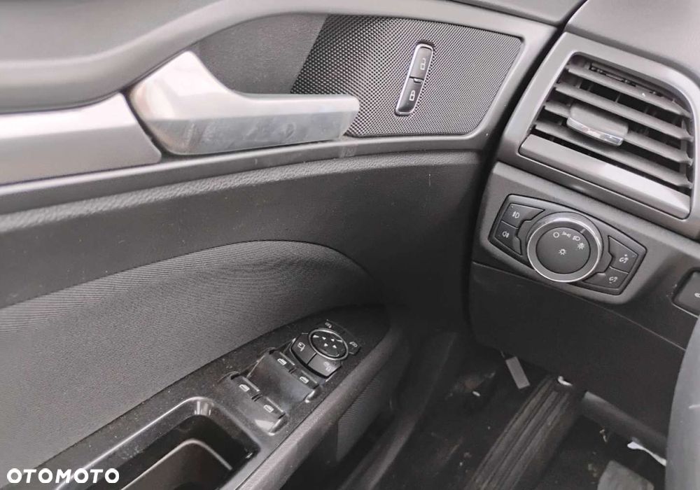 Ford Mondeo - 12