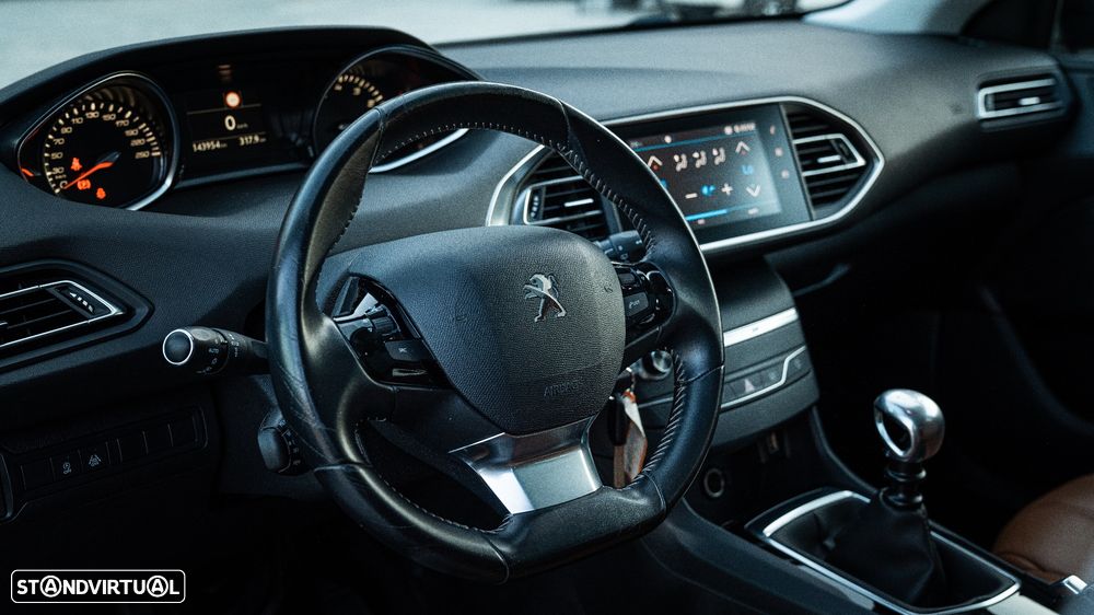 Peugeot 308 1.2 PureTech Style J17 - 3