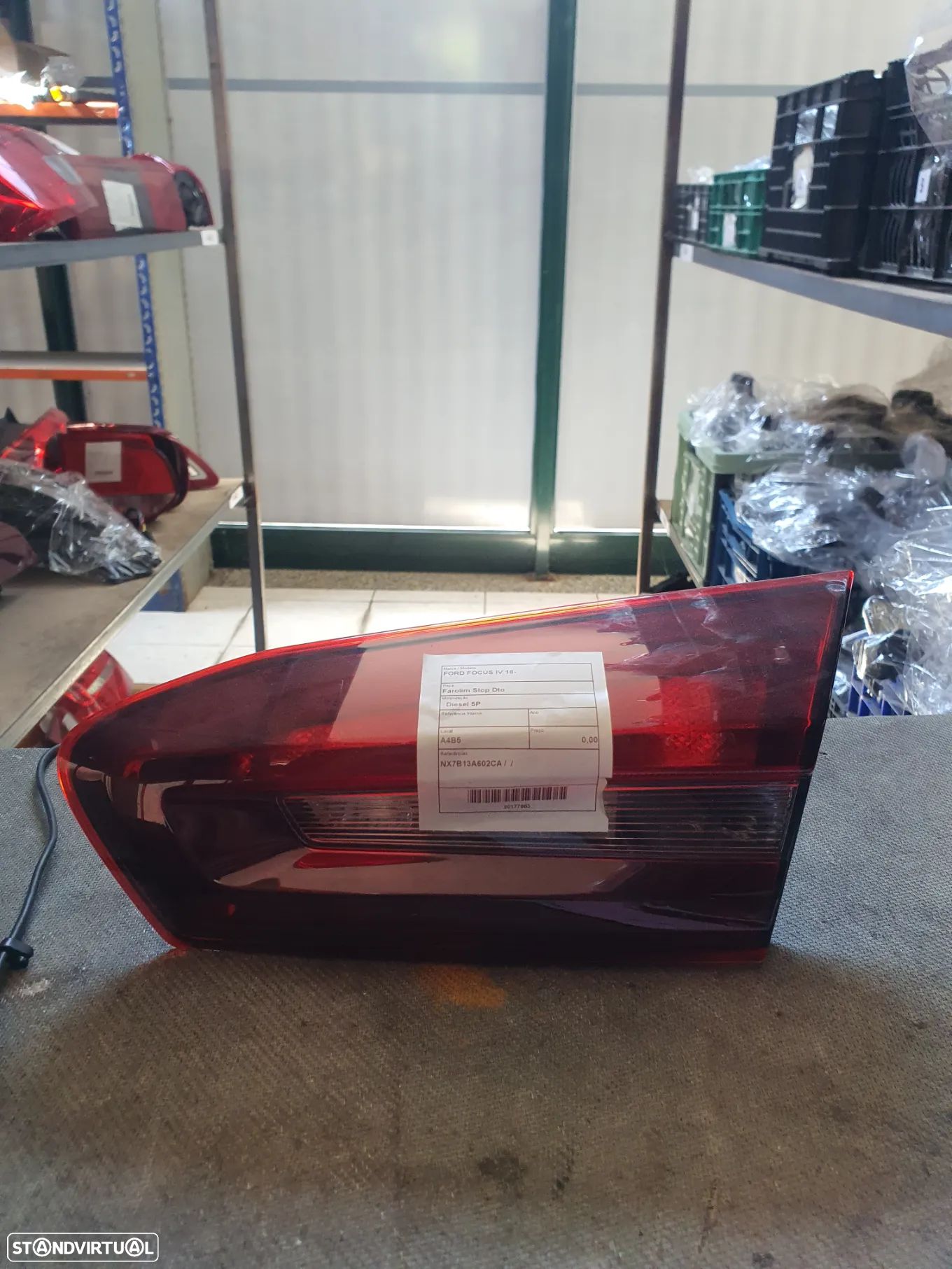 FAROLIM DIREITO MALA FORD FOCUS IV / NX7B13A602CA - 1