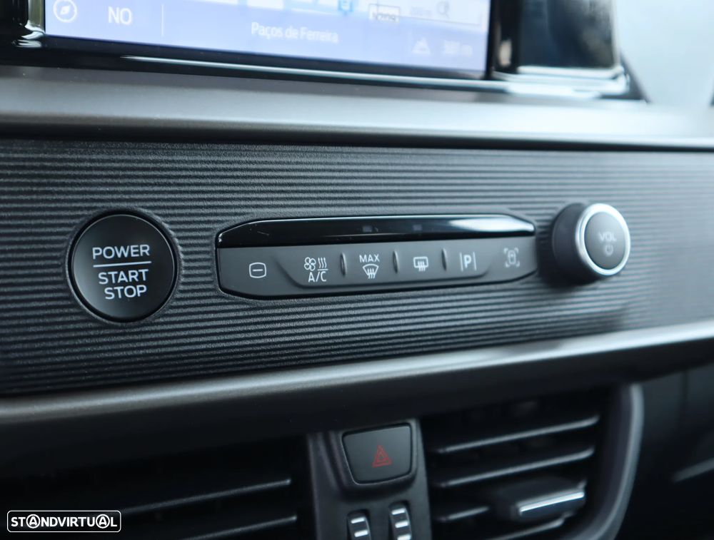 Ford Tourneo Courier 1.0 EcoBoost Titanium - 53