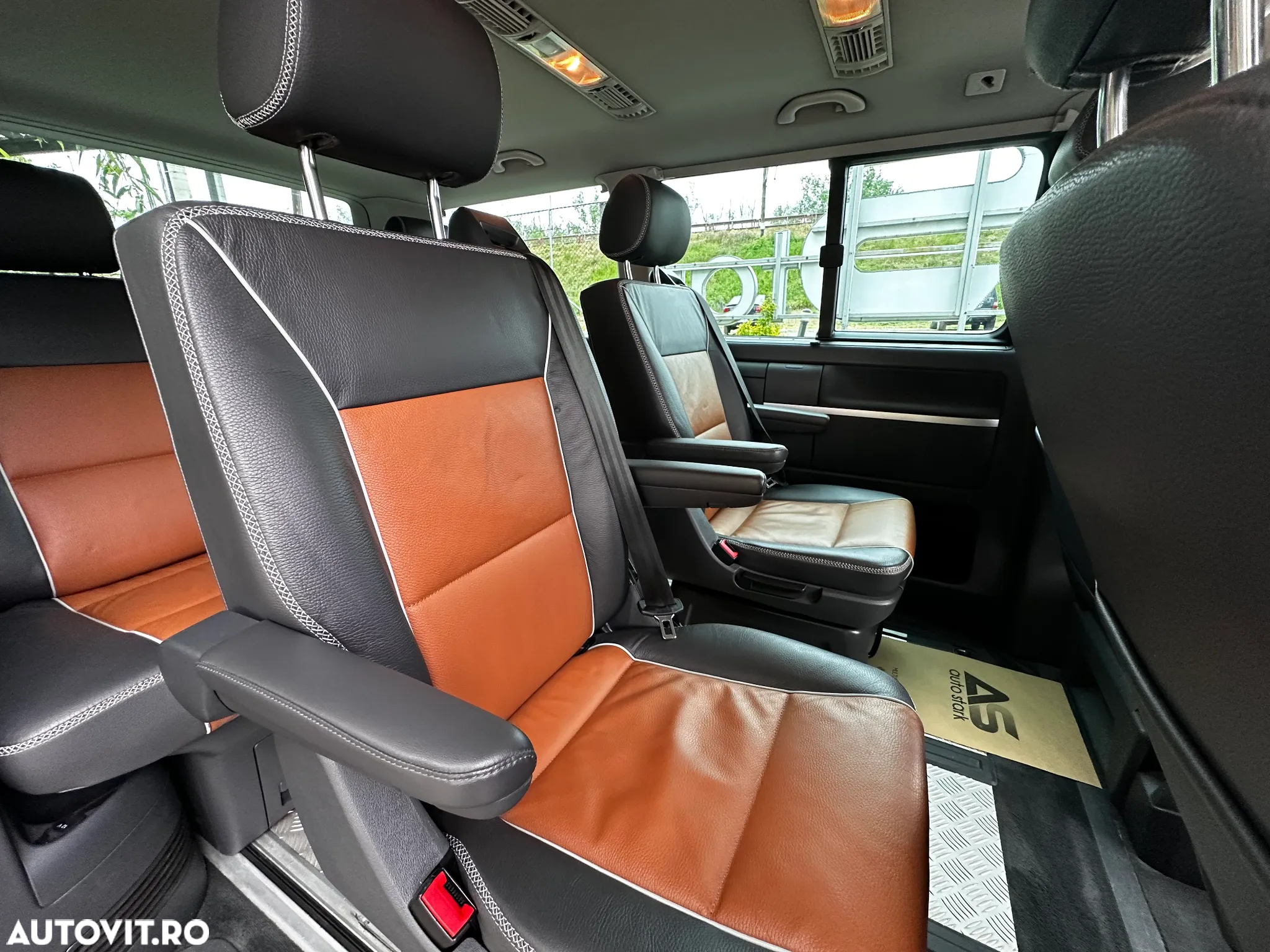 Volkswagen Multivan - 17