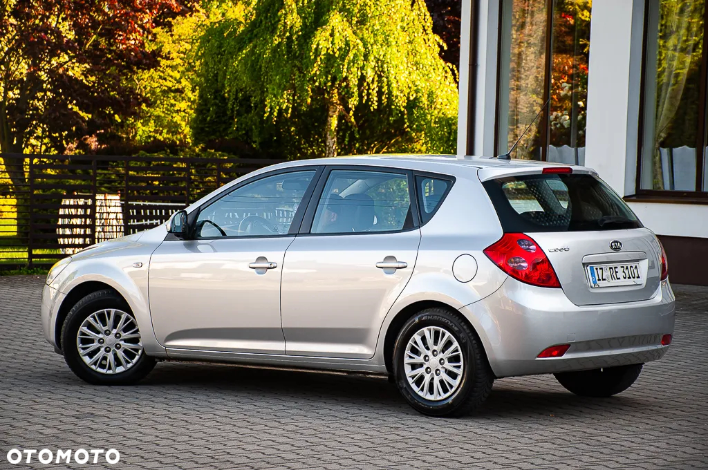 Kia Ceed 2.0 CVVT Spirit - 30