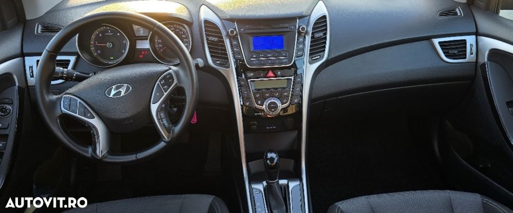 Hyundai i30 1.6 CRDI Automatik Style - 11