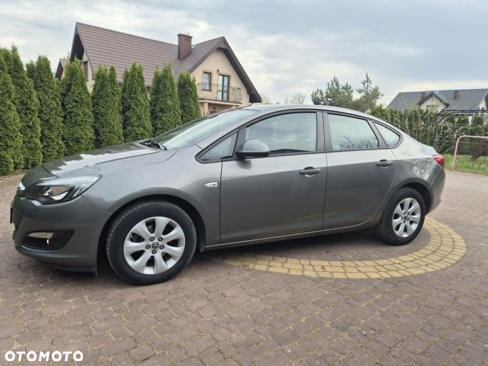 Opel Astra 1.6 Business - 13