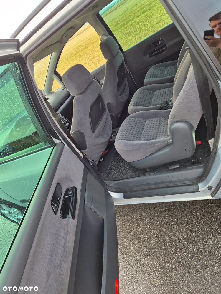 Volkswagen Sharan 1.9 TDI Family - 9