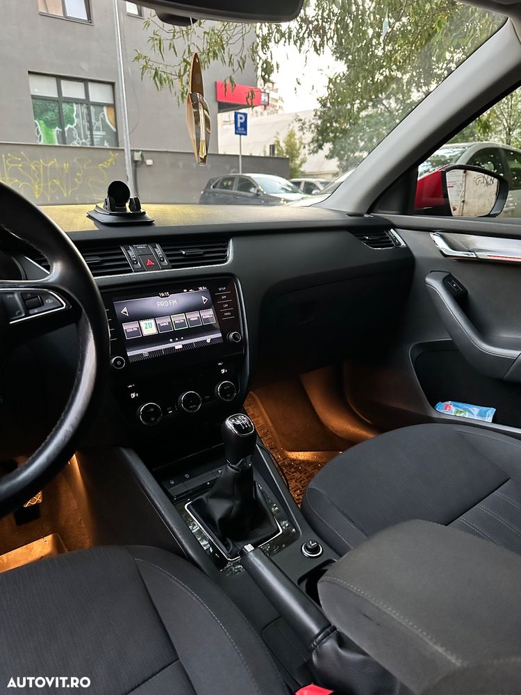 Skoda Octavia 2.0 TDI Style - 9